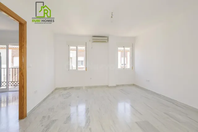 PISO CON GARAJE Y TRASTERO - foto 2