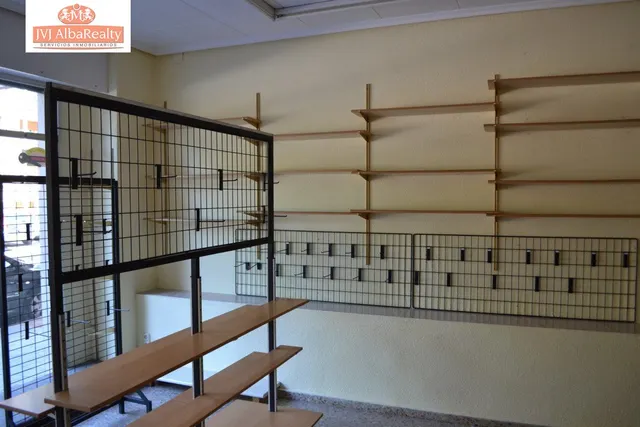 INTERESANTE LOCAL COMERCIAL EN VENTA EN ZONA estación-PARQUE LINEAL — 7
