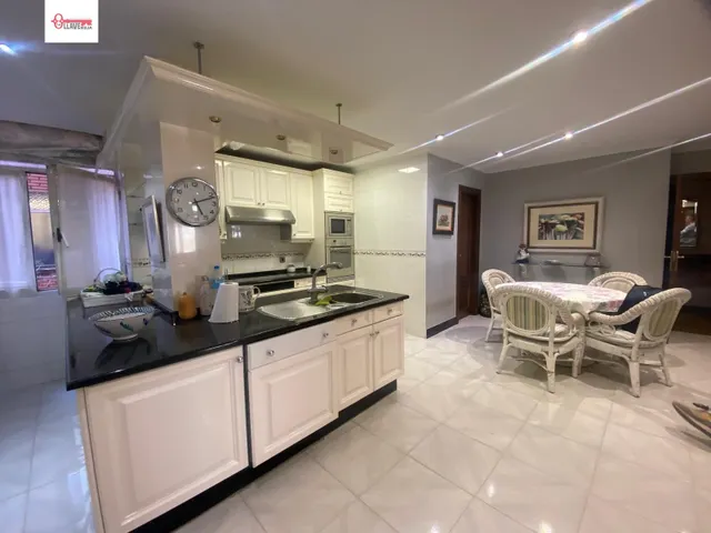 En Burgos. Avda. Arlanzón. Espectacular piso de cuatro dormitorios. Orientación sur — 24