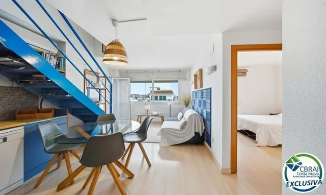 Ático de 61 m2, con 60 m2 de terraza-solarium, LICENCIA TURISTICA. — 11