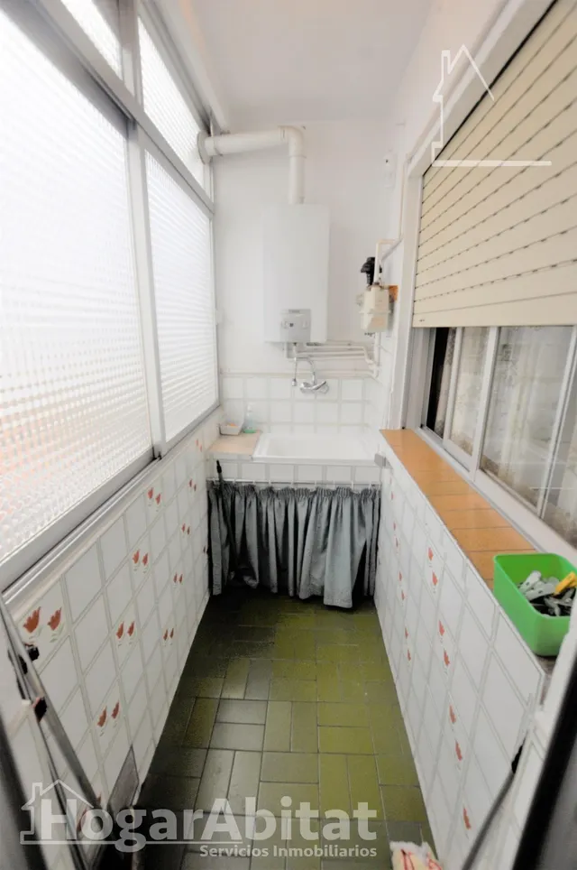 ¡EN BUENA ZONA! AMPLIO, BONITO Y LUMINOSO CON BALCÓN, TODO AMUEBLADO — 10