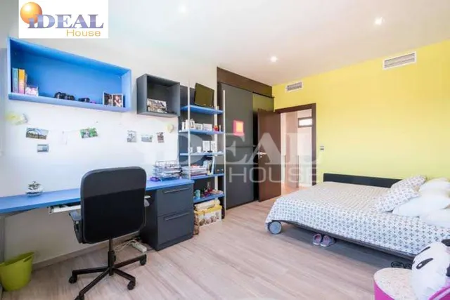 Ref.: A8488G7. Increible chalet de lujo y diseño, parcela 1500 m2,  piscina propia, pista de padel. — 25
