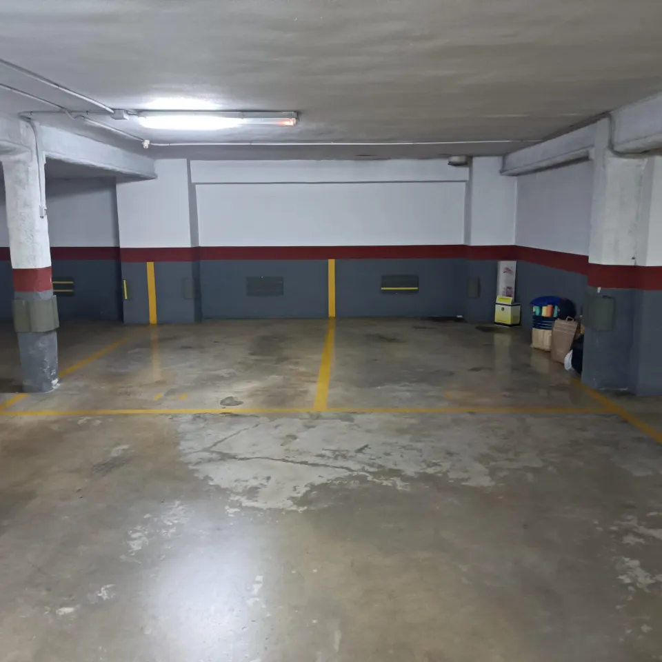 EN VENTA DOS PLAZAS DE GARAJE JUNTO AL MERCADO CENTRAL