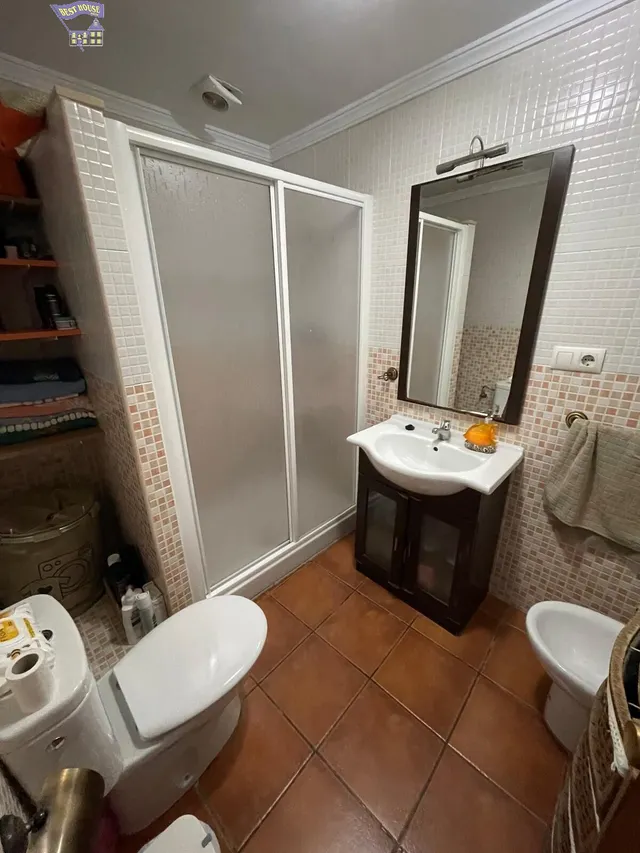 SE VENDE CASA EN ZONA DEL BARRIO BAJO — 14