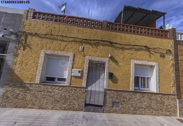 Se vende Casa Adosada OKUPADA en San Alfonso 6 Cartagena, (M