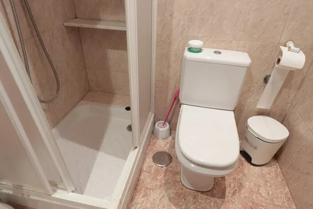 Piso en venta junto a calle Ángel Bruna de 110 m2, 3 dormitorios, baño y aseo, balcon y terraza acristalada — 23