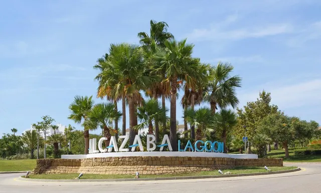 EXCLUSIVO APARTAMENTO EN PLANTA BAJA EN ALCÁZABA LAGOON – CA - foto 3