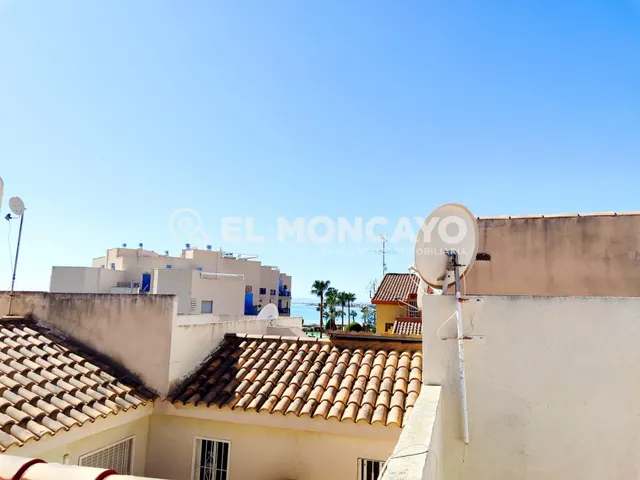 Fantástico adosado con solárium privado y vistas al mar en O - foto 3