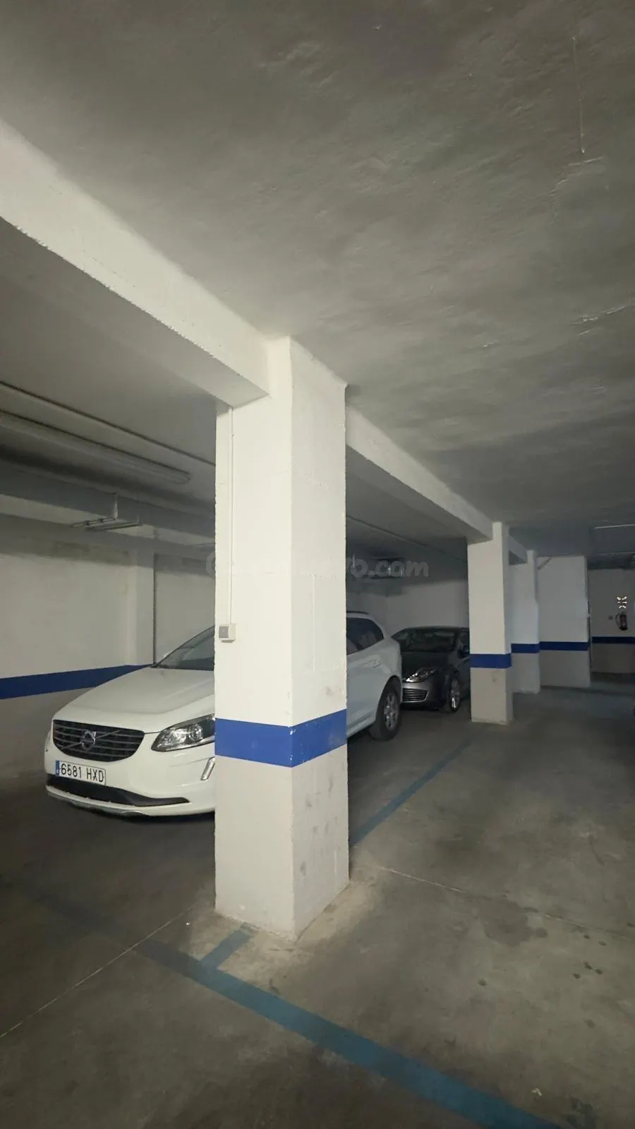 PLAZA DE GARAJE EN OBISPO HURTADO – ACCESO CON MONTACOCHES