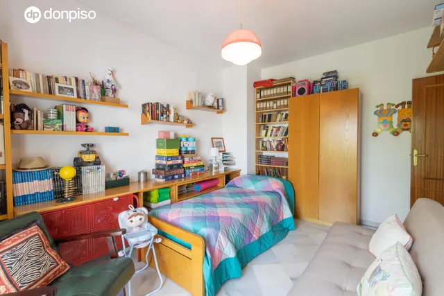 Chalet pareado con piscina, jardín y bonitas vistas a Granada en La Zubia — 36