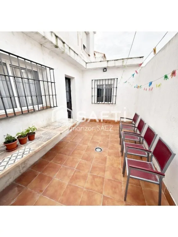 Casa adosada reformada con 4 dormitorios - foto 5