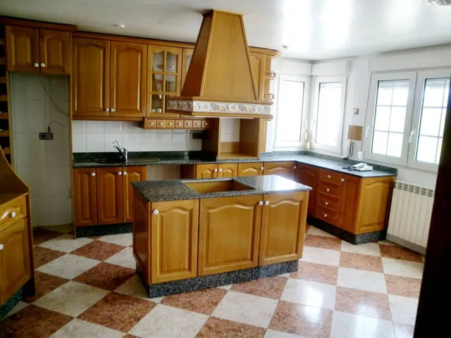 Chalet independiente en Murcia capital con parcela de 2.500 m2, piscina y 8 dormitorios — 9
