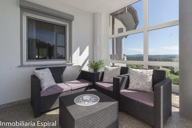 Impresionante Chalet en Abegondo con Vistas al Valle . — 6