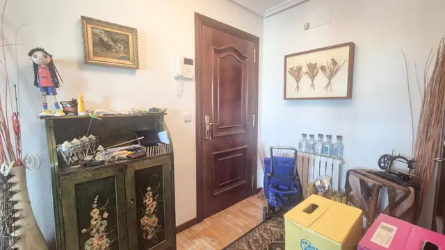 PISO VENTA SALAMANCA. Urbis te ofrece un piso en venta en la zona de Capuchinos-Glorieta-Ciudad Jardín, Salamanca. — 25