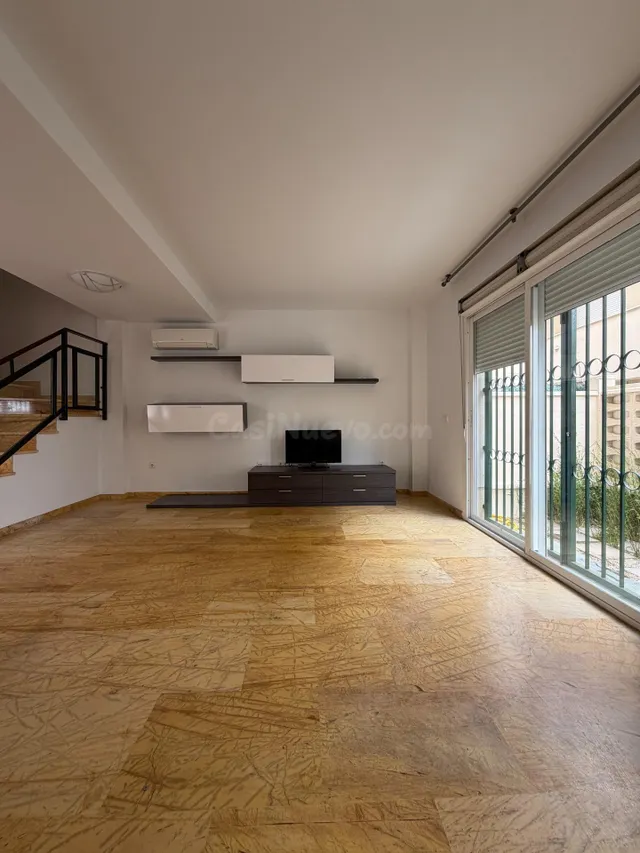 LUMINOSO DUPLEX EN VENTA EN LA CAÑADA, ALMERIA - foto 2