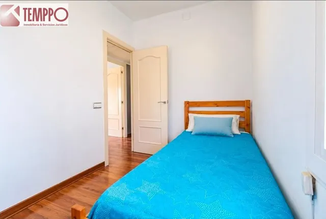 PISO REFORMADO de 3 DORMITORIOS, con VISTAS DESPEJADAS y con ASCENSOR — 18