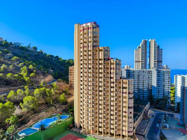 Amplio piso de 2 dorm. en la emblemática y moderna Torre Lugano - www.inmobiliarialesdunes.com — 23