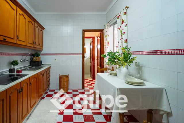 CASA EN VENTA EN MARCHENA CON COCHERA