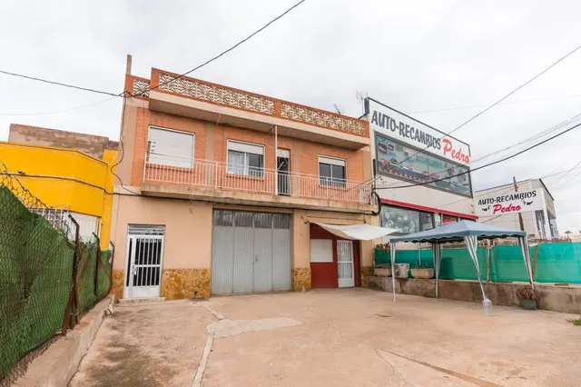 Dos viviendas y almacén en Sangonera la Seca