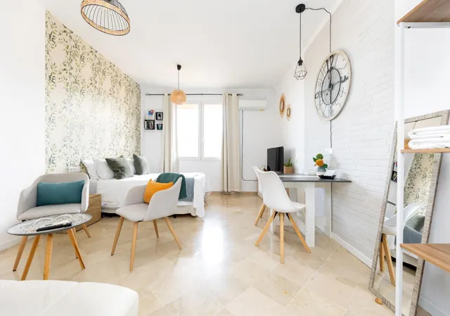 Alqluiler de Estudio reformado en Zona Serrallo✨ — 17