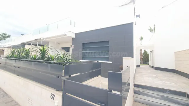 Chalet (Pareado) en venta en Cabo de la Nao, Res. Tabora - foto 3