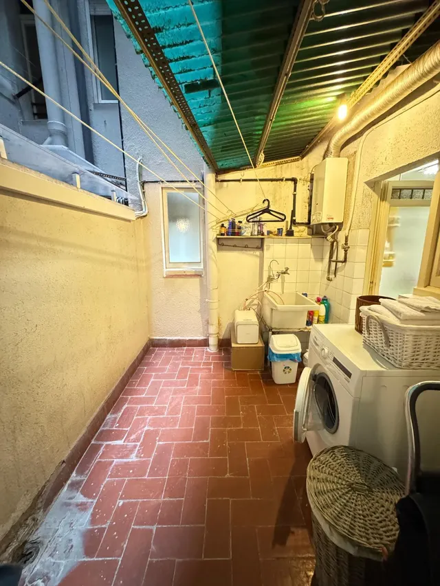 PISO DE 4 habitaciones Y DOS BAÑOS EN LA CALLE CALABRIA CERCA DEL SAGRADO CORAZÓN — 41
