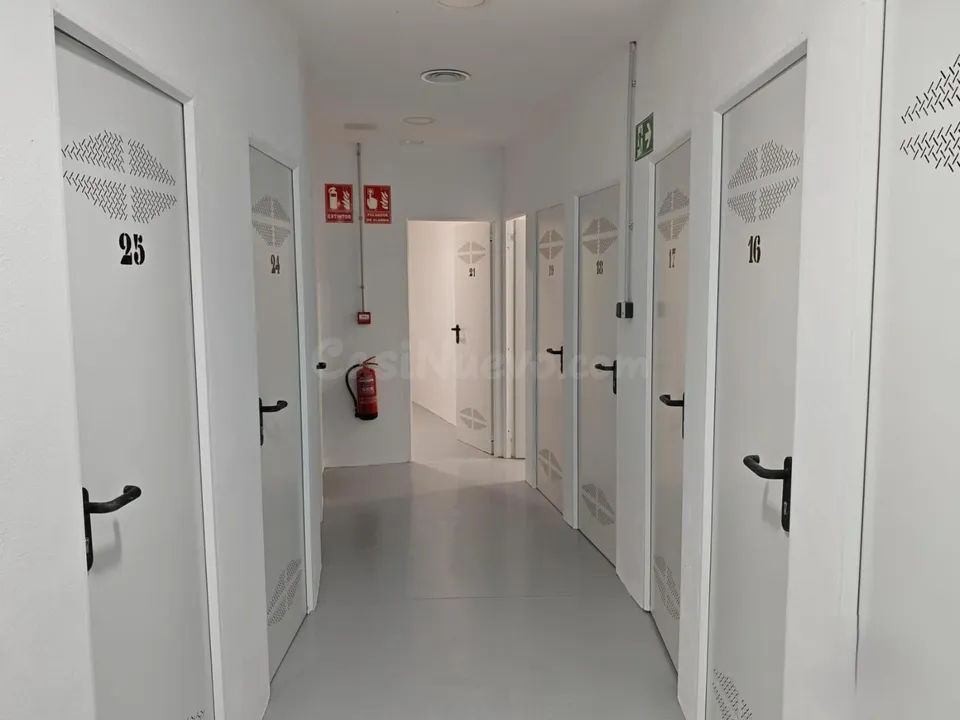 Local distribuido  en trasteros . Construidos recientemente, Alta rentabilidad desde ya.
