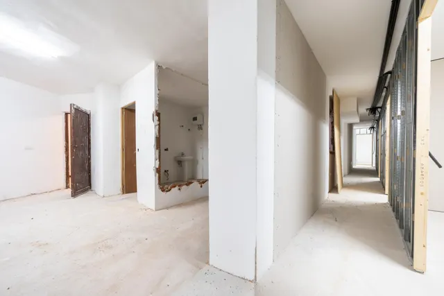 LOCAL DE 284 m2 EN ZONA CASTILLO DE BELLVER — 13