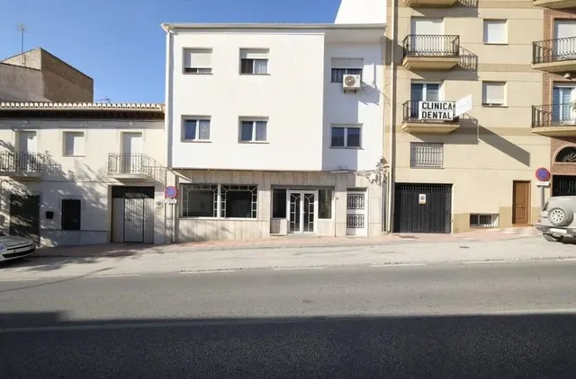 local comercial en avenida principal — 37