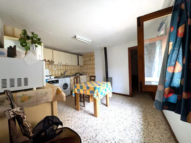 Vivienda en la localidad  Moros, pleno centro de la localidad. — 5