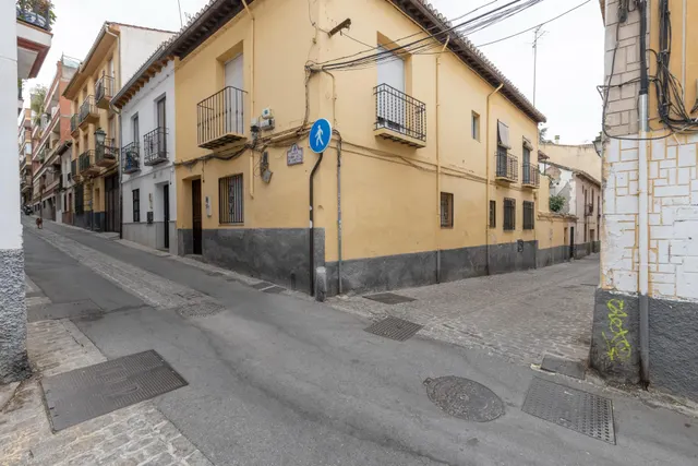 BONITA CASA PARA REFORMAR — 31