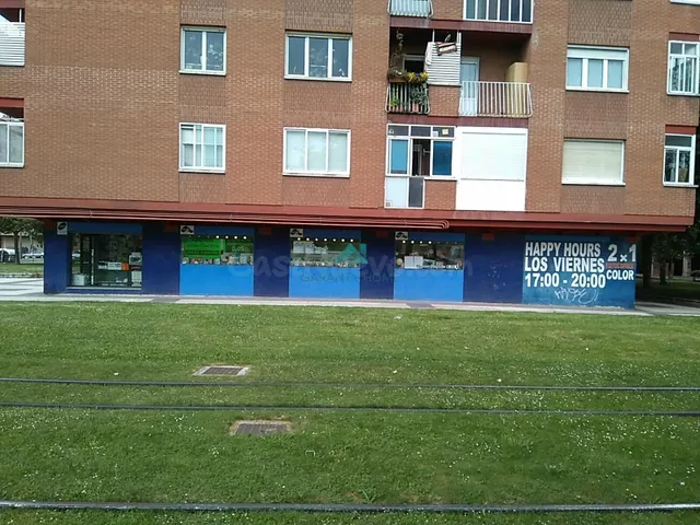 Se vende local comercial en Vitoria