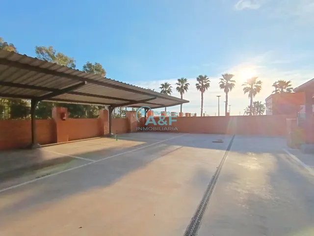AYF VENDE GARAJE EN EDIFICIO PLAYA DORADA — 8