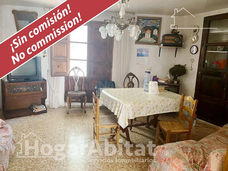 ESPACIOSA CASA CON TERRAZA Y GARAJE