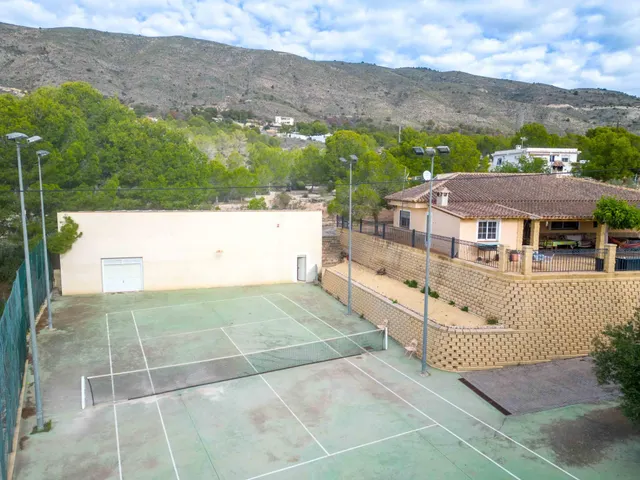 Preciosa finca Chalet con 4 dormitorios y 3.000 m2 de parcela vallada en la Robella — 41