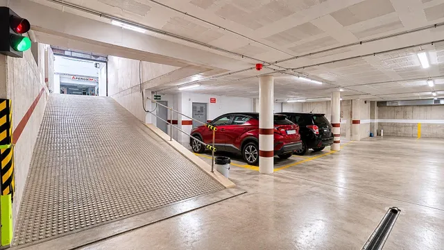 Plaza de aparcamiento en Foners: cómoda, segura y bien ubicada — 5