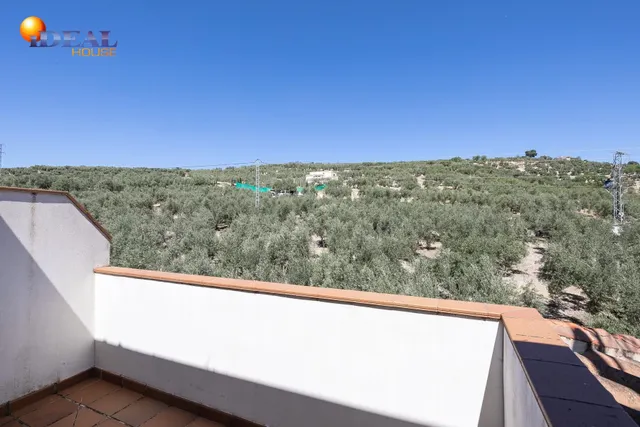 Casa con terreno ubicada en plena naturaleza, a tan solo 2km de Montefrio. — 30