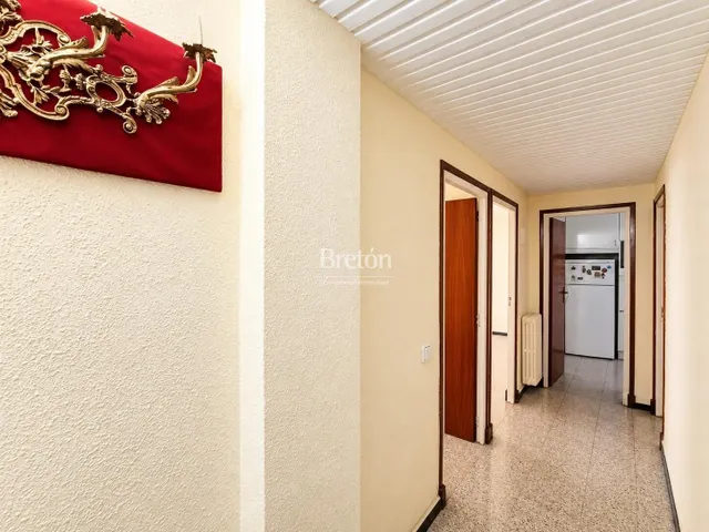 Amplia vivienda de 4 dormitorios con balcón en San Antonio María Claret — 26
