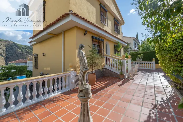 CHALET CON PISCINA Y JARDÍN A SOLO 10 MINUTOS DE GRANADA — 15