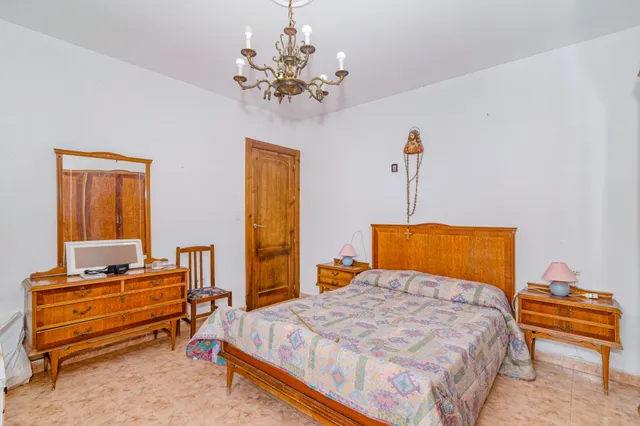 Fantástica casa adosada de 3 plantas con placas fotovoltaicas en Cúllar Vega !! — 23