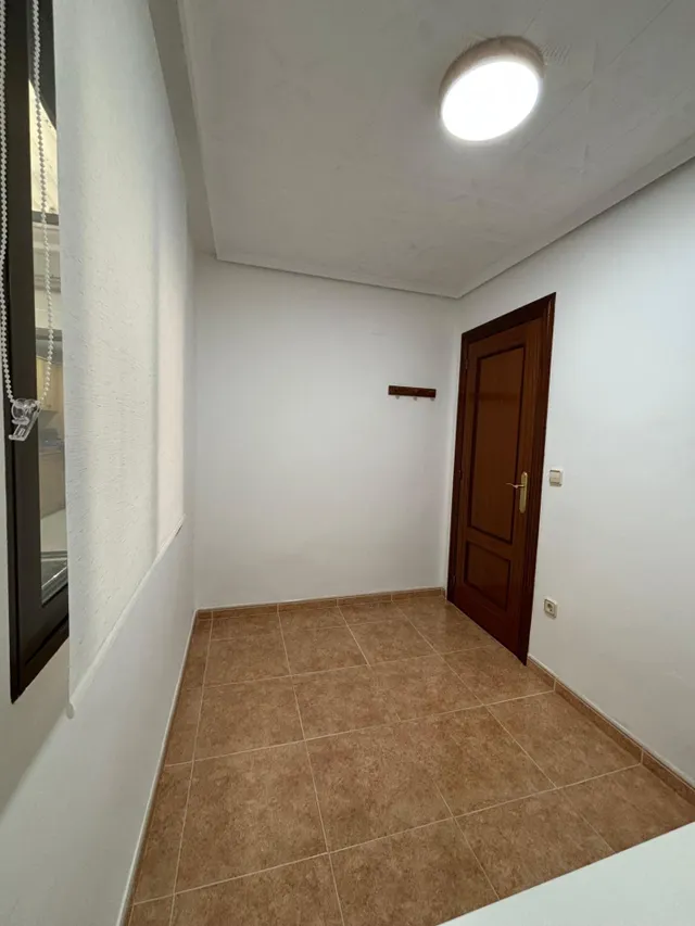 Piso de 4 habitaciones con ascensor y patio en Benicalap — 9