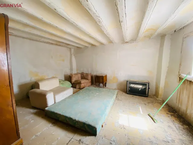 Casa de pueblo a la venta - foto 2