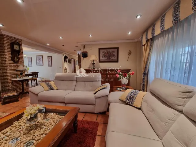 SE VENDE VILLA DE LUJO EN HONDON DE LOS FRAILES — 9