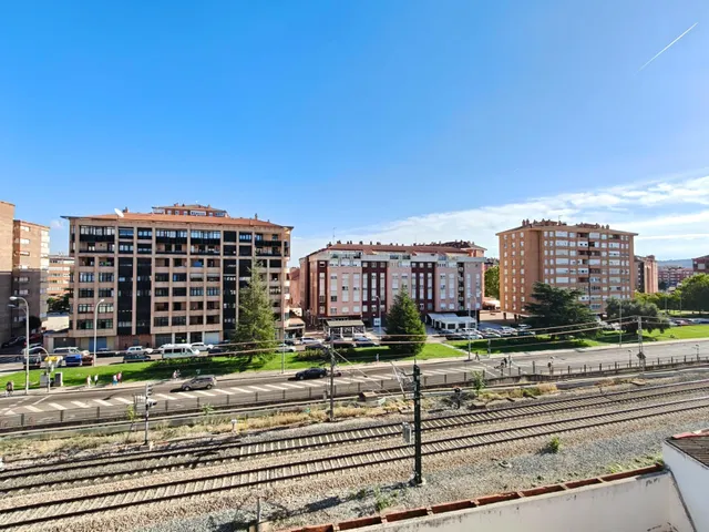 Vivienda  exterior actualizada de UN dormitorio en pleno centro de Palencia — 17