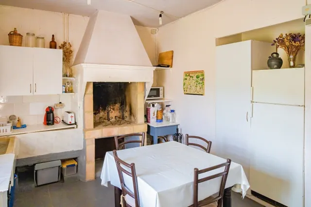 CASA DE PIEDRA DEL S. XVIII, A DOS CALLES, EN MONISTROL DE CALDERS — 5