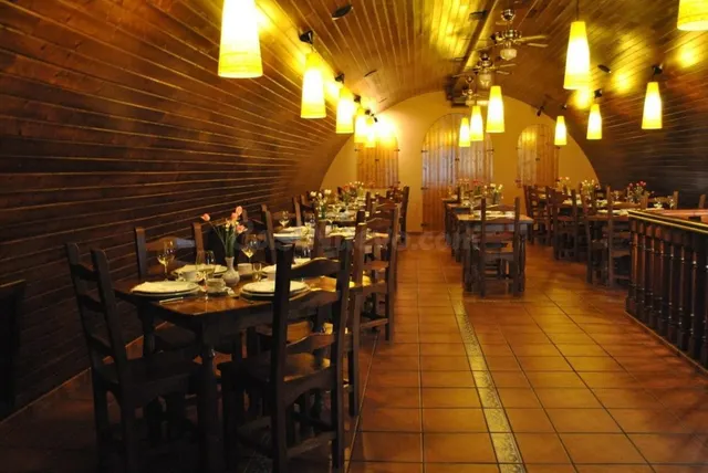 Bodega restaurante en Fontecha del Paramo - foto 2