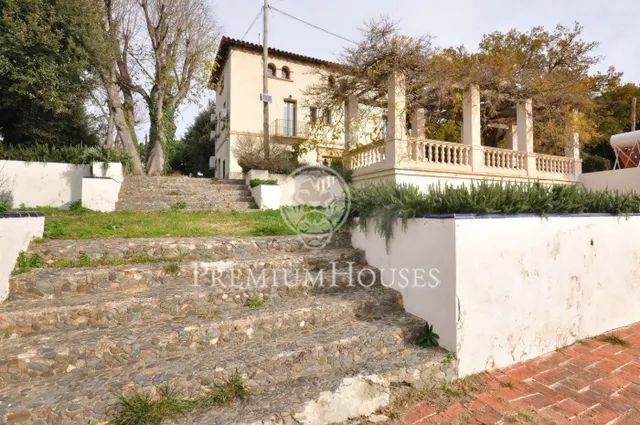 Casa señorial reformada en Llinars del Vallés — 47