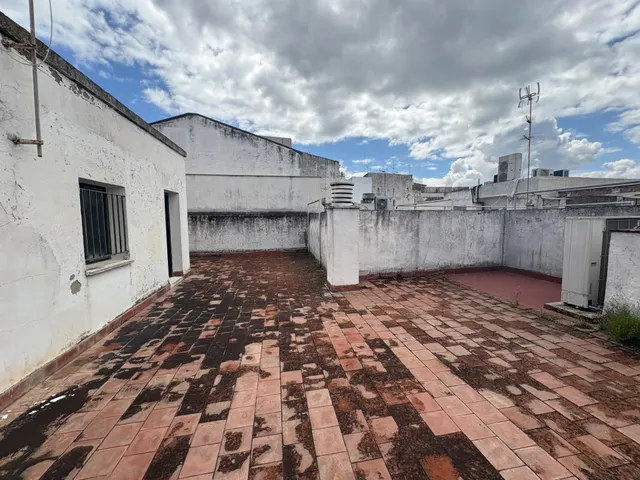 GRAN VIVIENDA DE CINCO DORMITORIOS Y DESPACHO, EN PLENO CENTRO, MUY CERCA DE LAS TENDILLAS, GARAJE INCLUIDO!!!! — 31