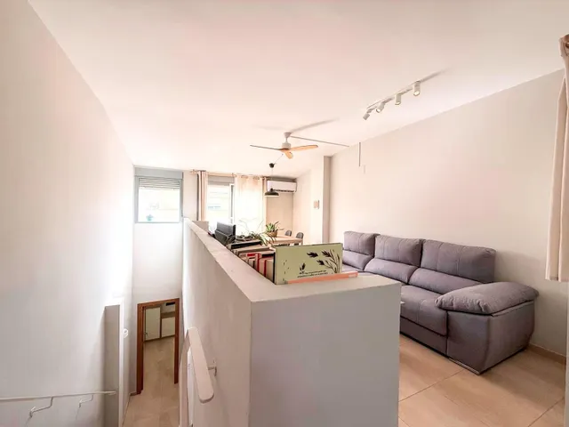 ÁTICO DÚPLEX AMUEBLADO CON TERRAZA EN EL CENTRO DE LES CASES - foto 3