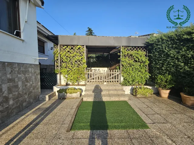 Chalet independiente con parcela de 1.000 m2 y piscina privada. EL MOLAR — 31